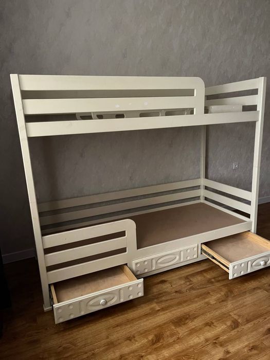 Двухярустная кровать