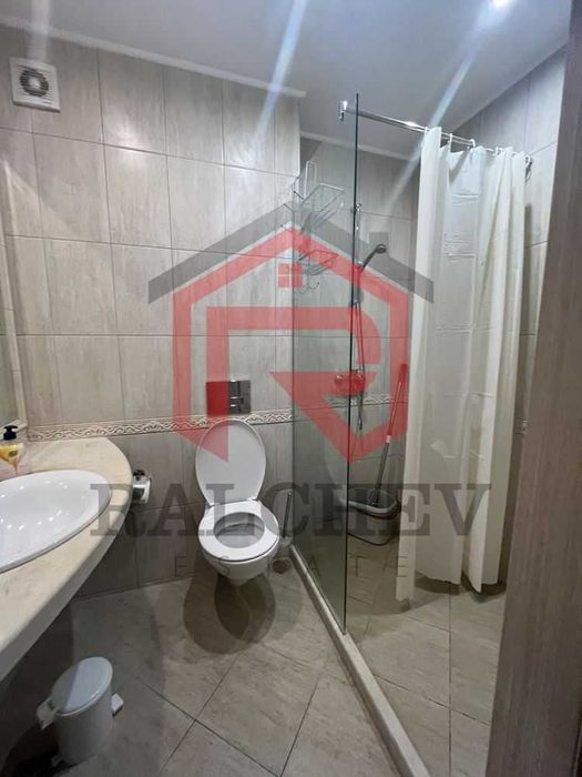 Дава се под наем Двустаен апартамент в Варна, Възраждане 3 - 65 кв.м за 561 € - Снимка #5