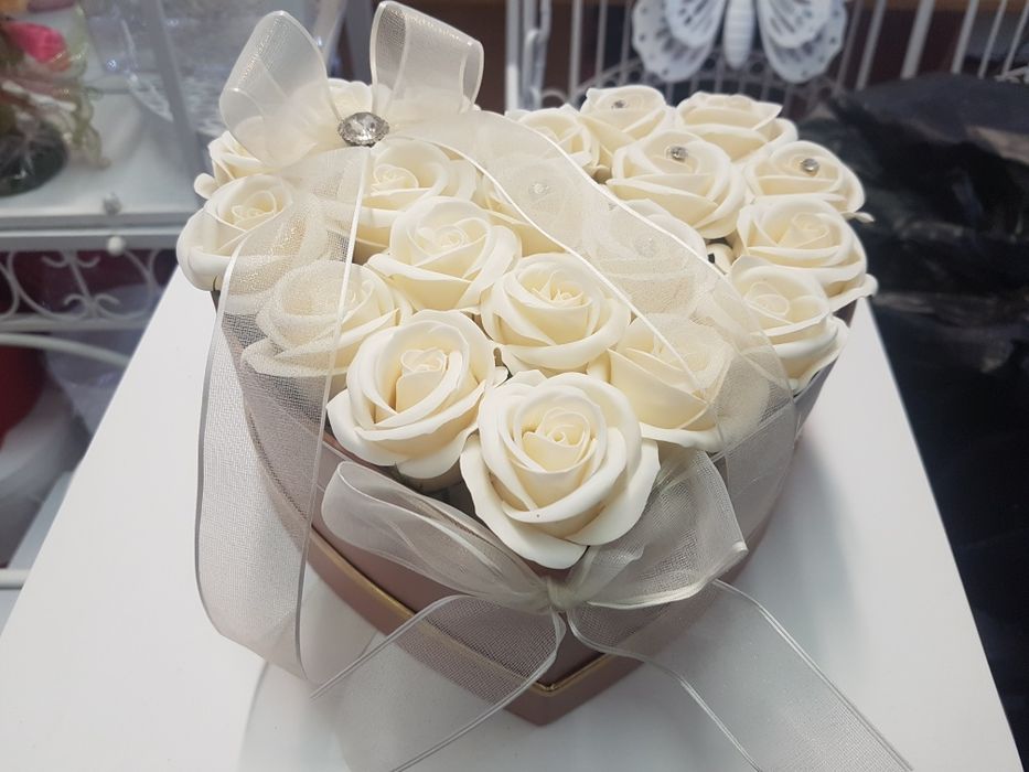 Trandafiri albi din sapun