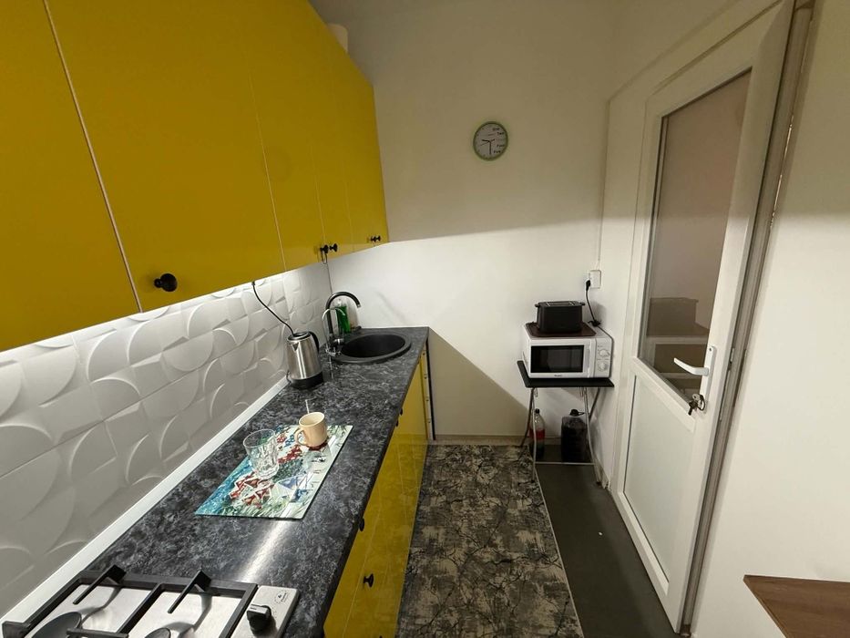 Vând apartament 2 camere mobilat modern