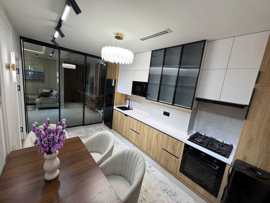 Ж/К City Mall, 4комн/9/10, 120м2 +кадастр, разд. Ор-р: Братский Могилы