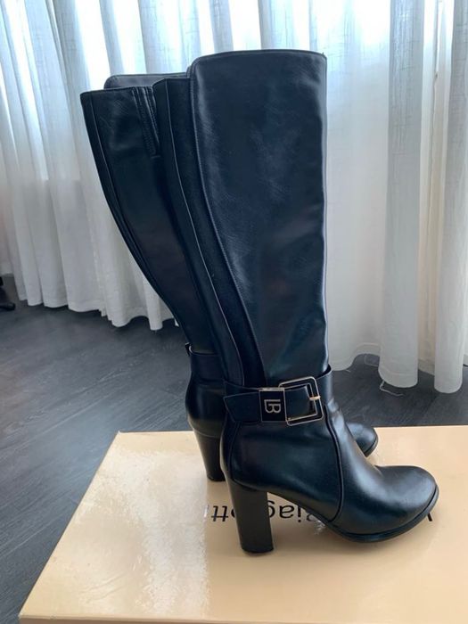 Кожени ботуши Laura Biagiotti