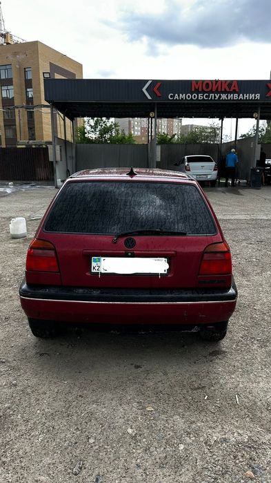 Продам гольф 3 объем 1.8