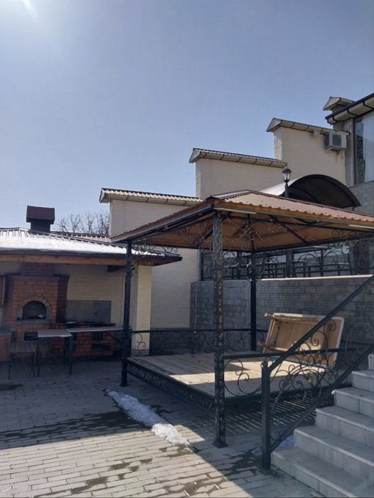 Продается Евро дом-Дача в Ходжикенте -8 соток земли с Бассейном