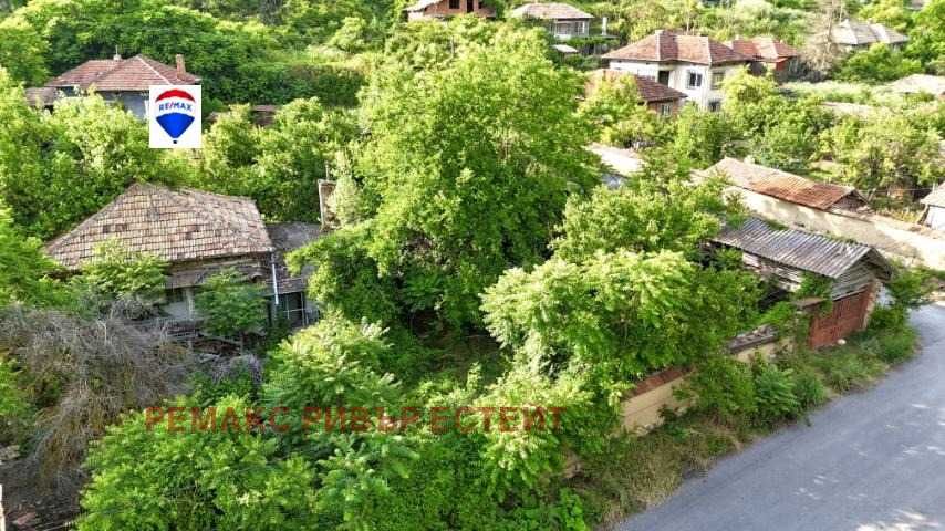 Селска къща за продажба в с. Сваленик