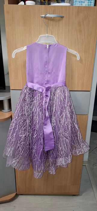 Rochita eleganta  3 ani