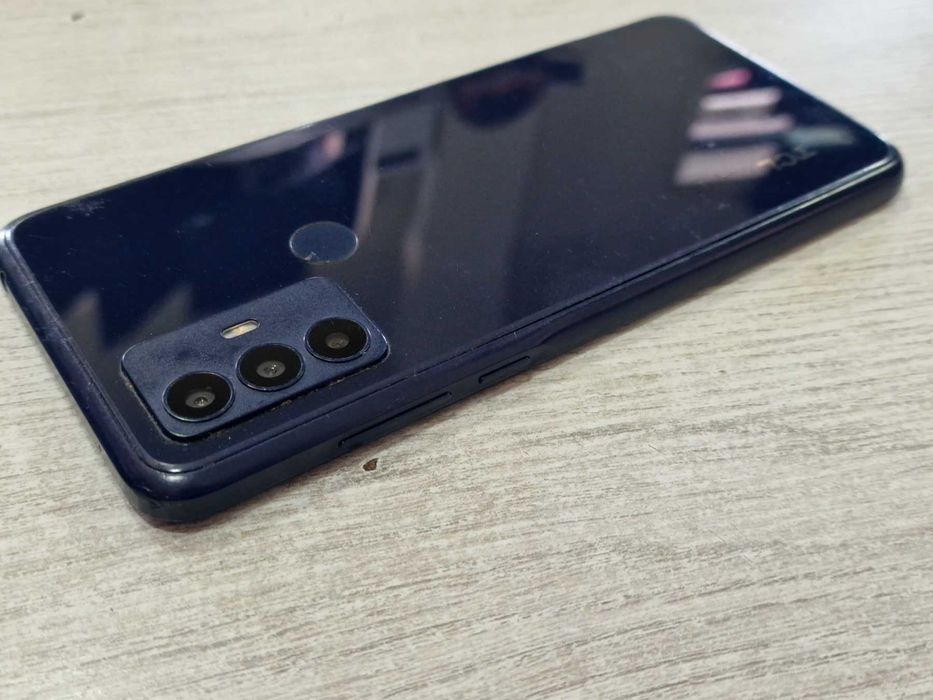 TCL 305 32GB 2GB RAM Dual