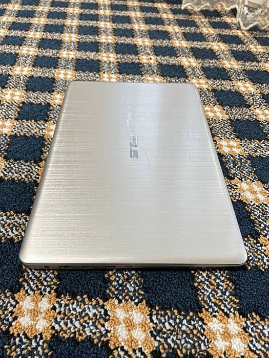 Asus Vivobook. Core i7