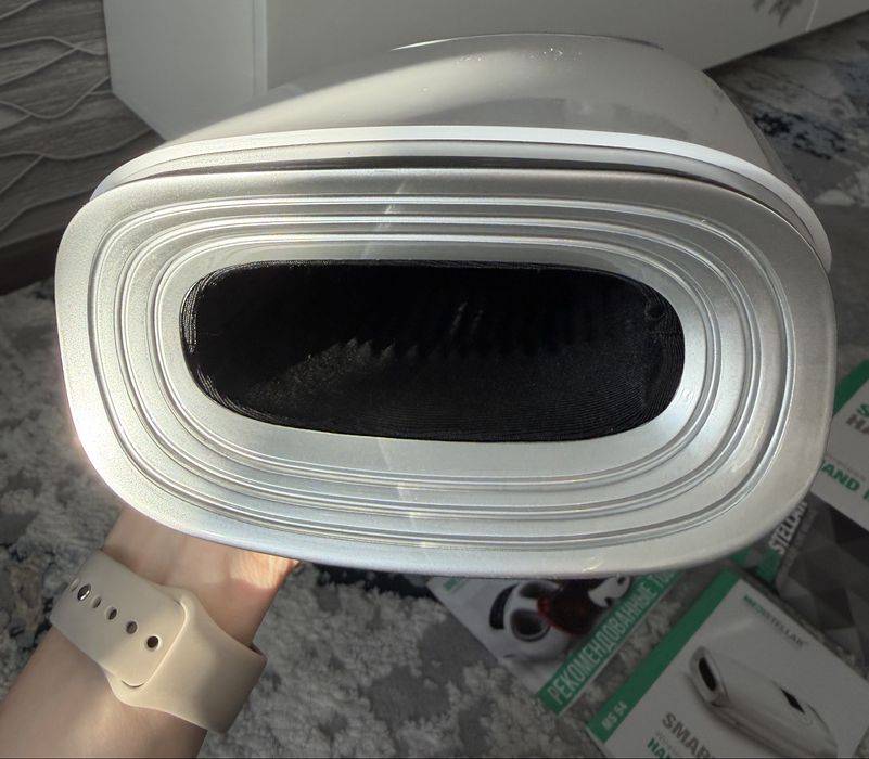 Воздушно - компрессионный массажер для рук.