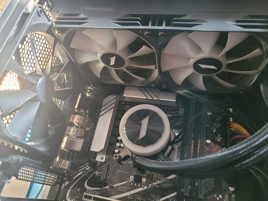 Procesor i9 14900kf + p baza Asus B760 Plus + racire lichida CPU