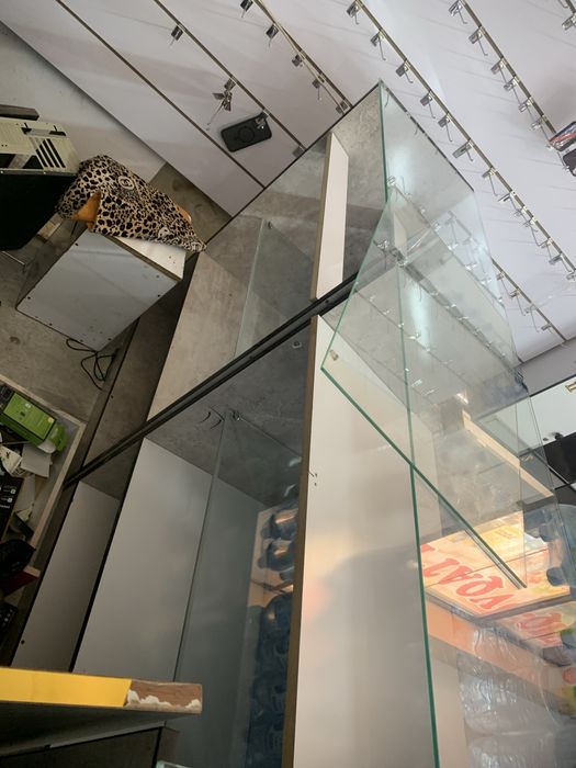 Doʻkon uchun stilyaj mebeli