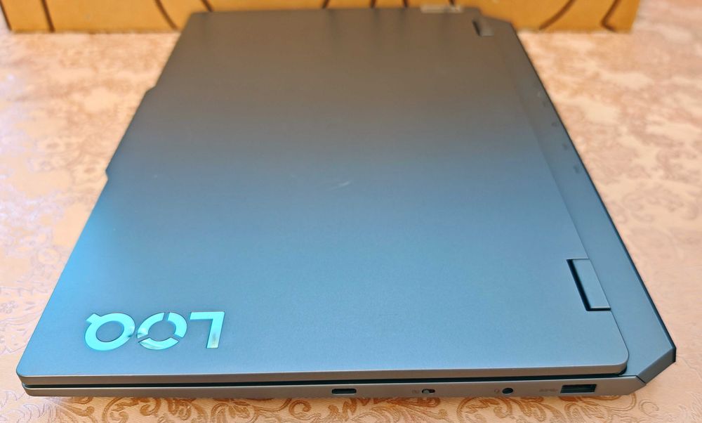 NVIDIA RTX 5060 8GB/AMD Ryzen 7 250/16GB RAM/512GB SSDNVME/15.6 FullHD IPS 144hz/Lenovo LOQ Gaming геймърски лаптоп пълен комплект гаранция до 09.2026