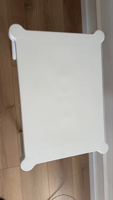 Детский стол модели от бренда IKEA