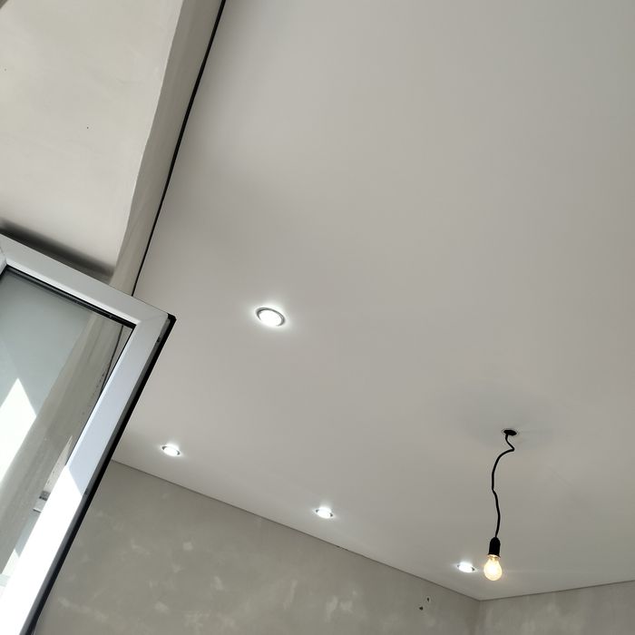 Натяжные потолок