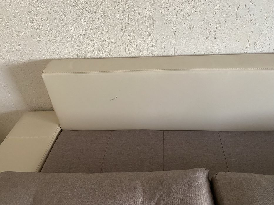 Coltar cu lada pentru lenjerie