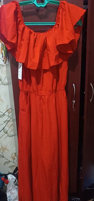 Продаю женские платья
