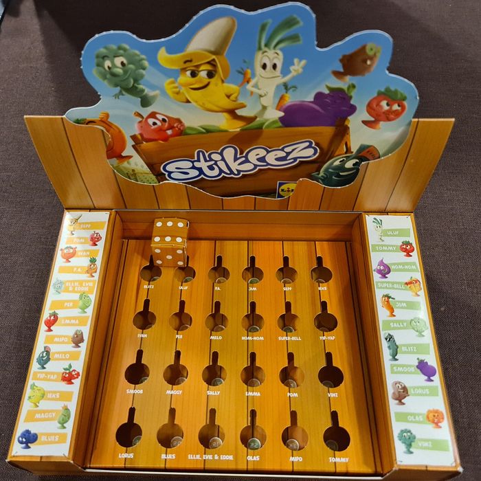 Stikeez 3 броя недовършени
