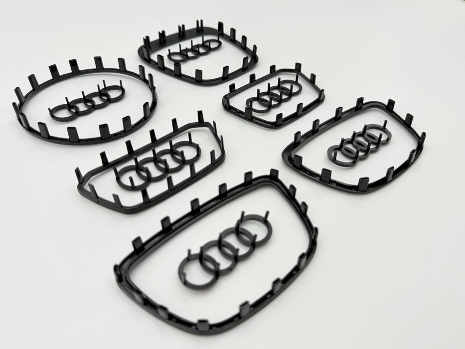 Emblema Compatibila Audi volan crom/negru