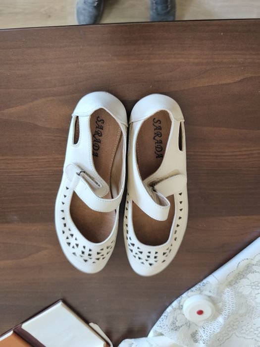 Pantofi piele crem