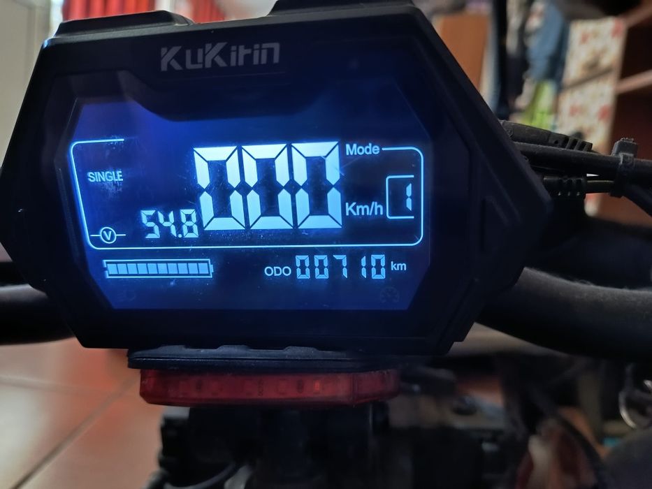 Vând trotineta kukirin g2 max