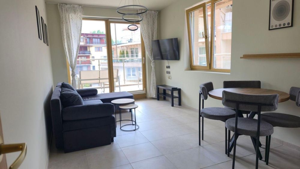 Дава се под наем Двустаен апартамент в София, Витоша - 79 кв.м за 598.23 € - Снимка #2