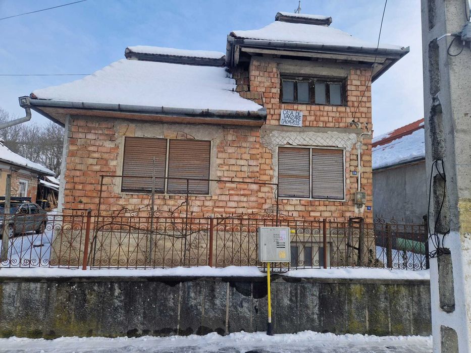 Vand Casa cu 4 camere in Viisoara jud. Cluj