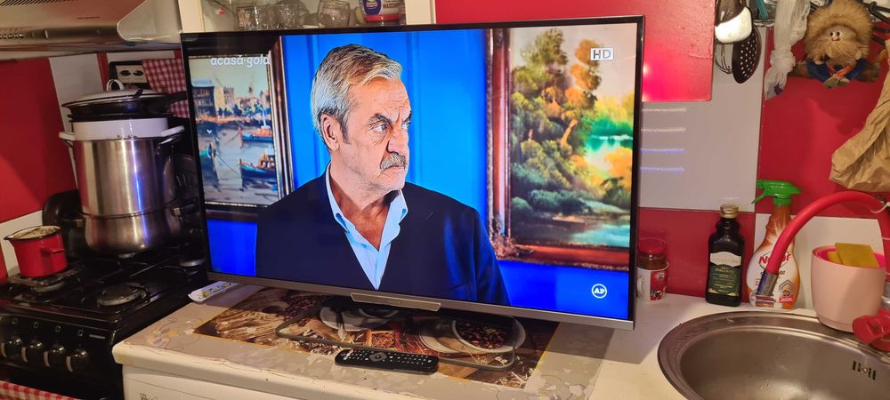 PHILIPS 107 CM = 650 LEI