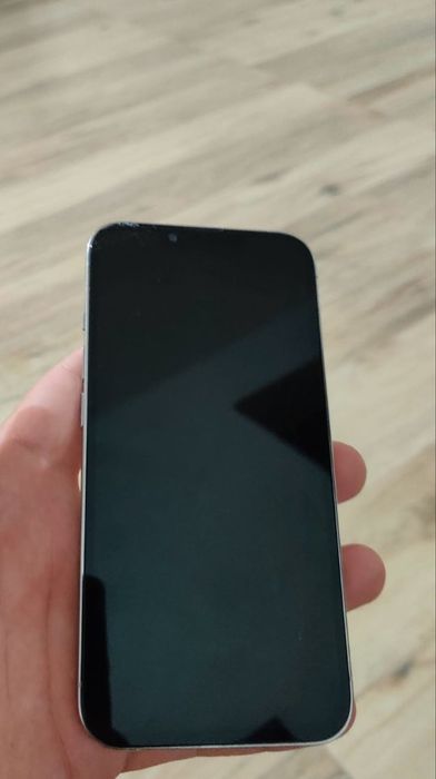 se vinde iphone 13 pro