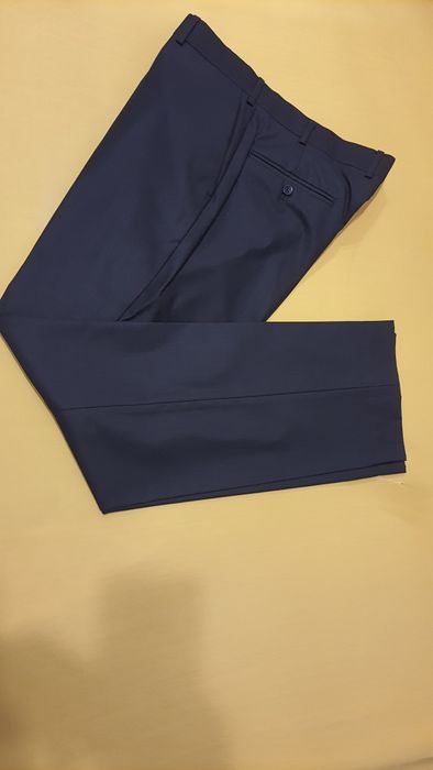 Vând pantaloni ocazii / gala / nunta stare impecabila