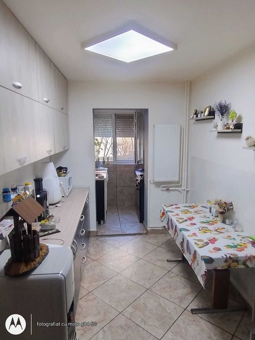 Vând apartament 3 camere