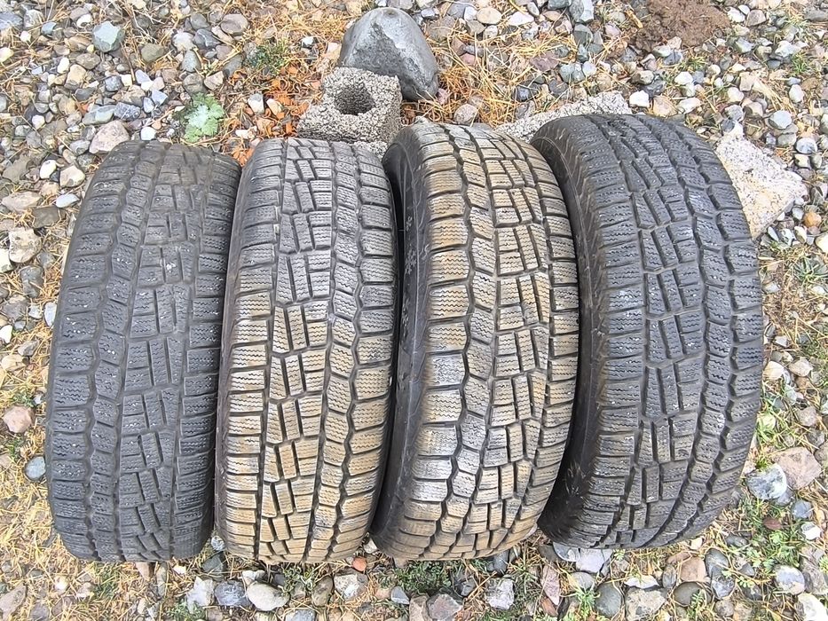 комплект зимних шин
