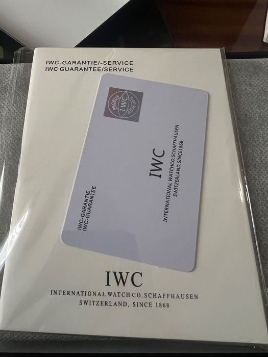 Прекрасен чисто нов часовник