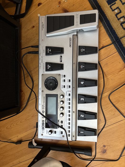 Продам Электрогитара fender stratokaster продам