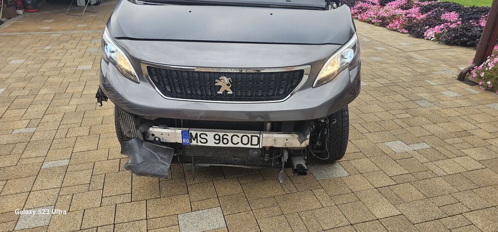 PEUGEOT Traveller 2018 — imagine 4