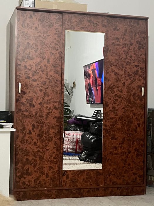 Шифоньер с зеркалом