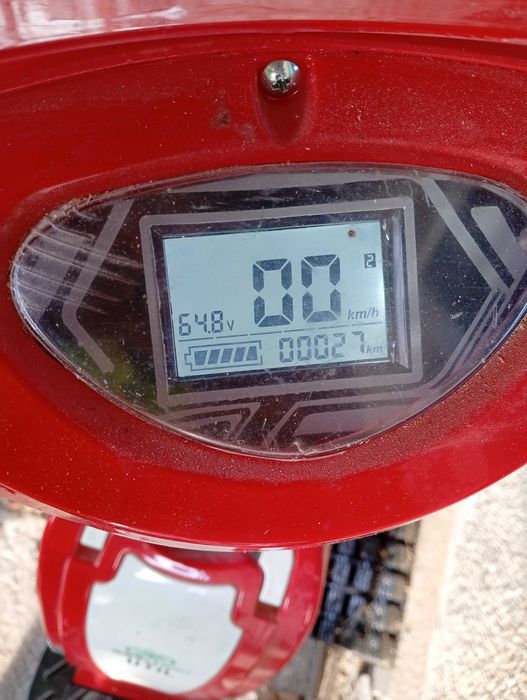 Scuter electric 25km/h