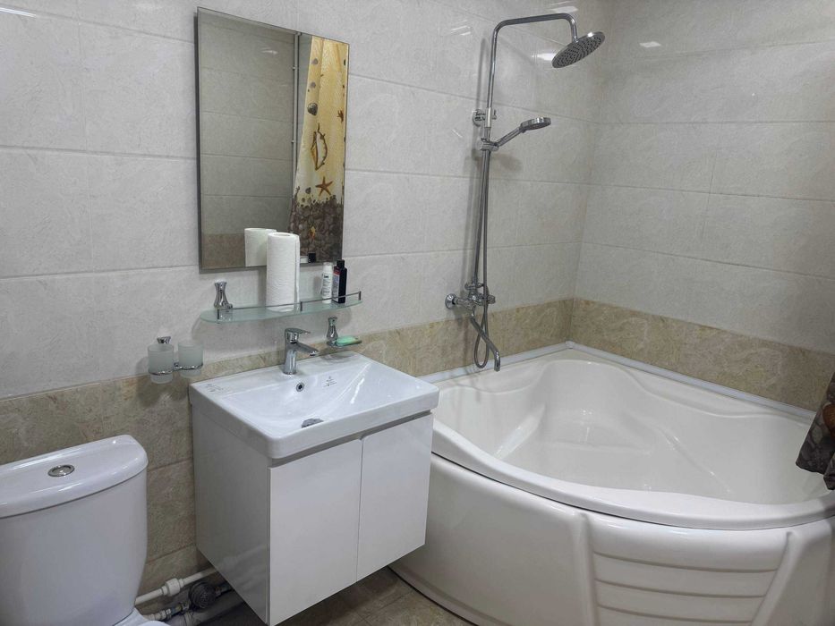 Сдаеться Миробод 71м2 ,кафе "Анор" 2/8/12 банковская 700 у.е