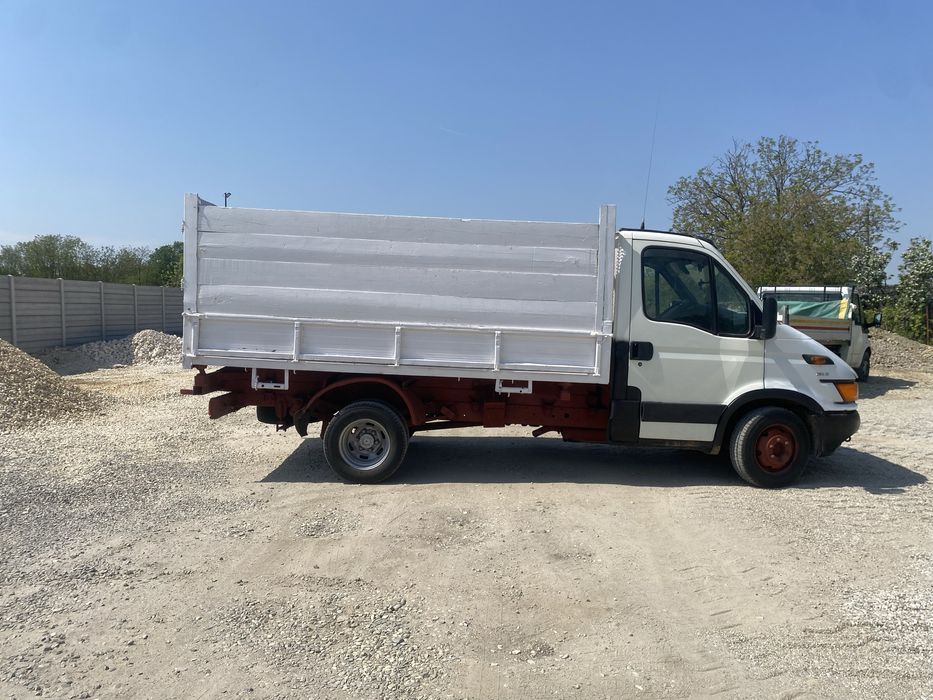 Vand iveco daily basculabil pe 3 parti