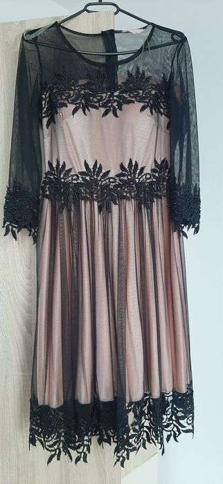 Vând rochie damă elegantă cu dantelă, mărimea M