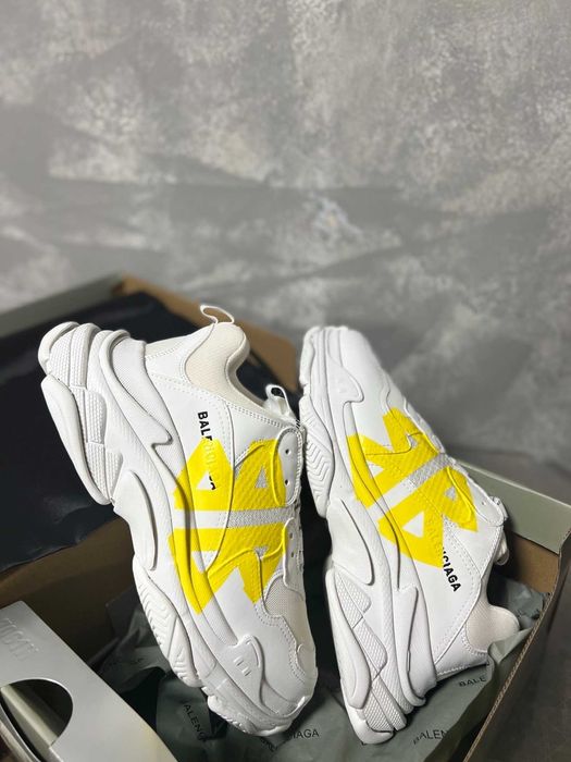 Adidasi Balenciaga Triple S Calitate Premium