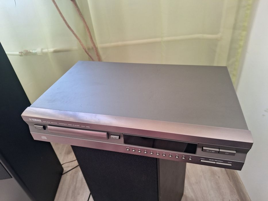 CD player Yamaha CDX-396