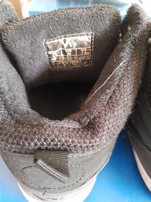 Ghete băieți mas.40, negre, frumoase si calduroase