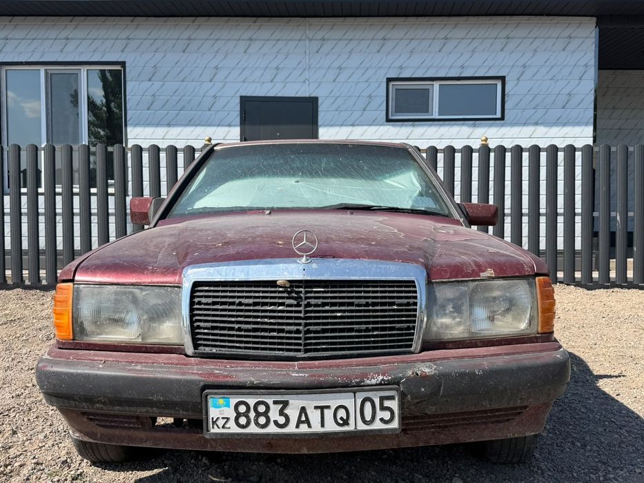 Продаю машину мерседес