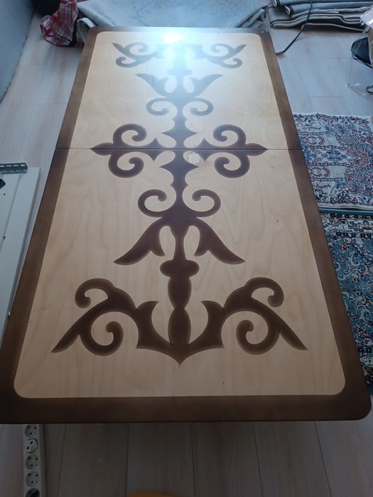 Стол напольный,с ножками