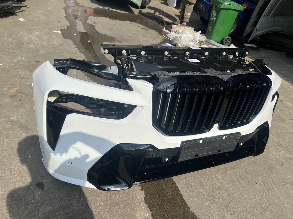 BMW 7X oldi bamfer zbore