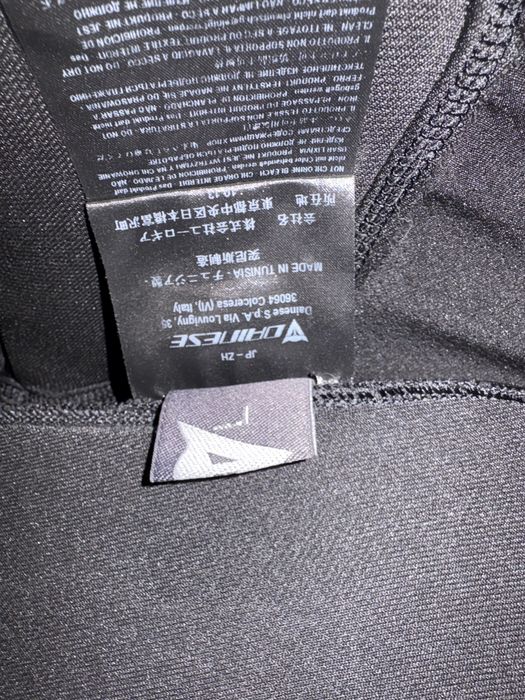 Vesta armura mtb Dainese Rival Pro cu hydration bag.