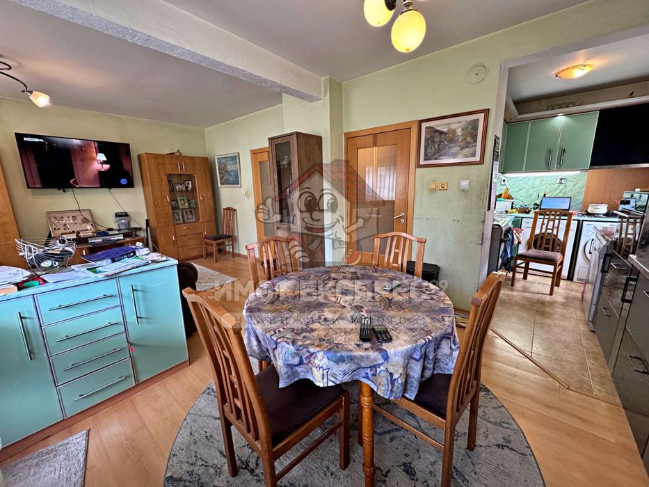 Продава се Етаж от къща в Асеновград - 160 кв.м за 1000 €/кв.м - Снимка #6