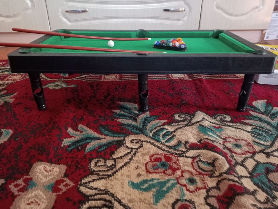 Детский бильярд.