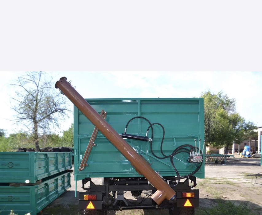 Șnec hidraulic remorca