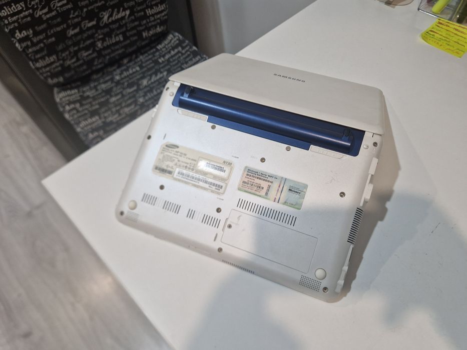 Mini laptop Samsung perfect funcțional